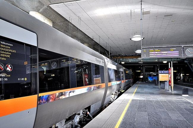 エアポートエクスプレストレイン<br /><br />Flytoget（空港〜中央駅）170NOK 約20分