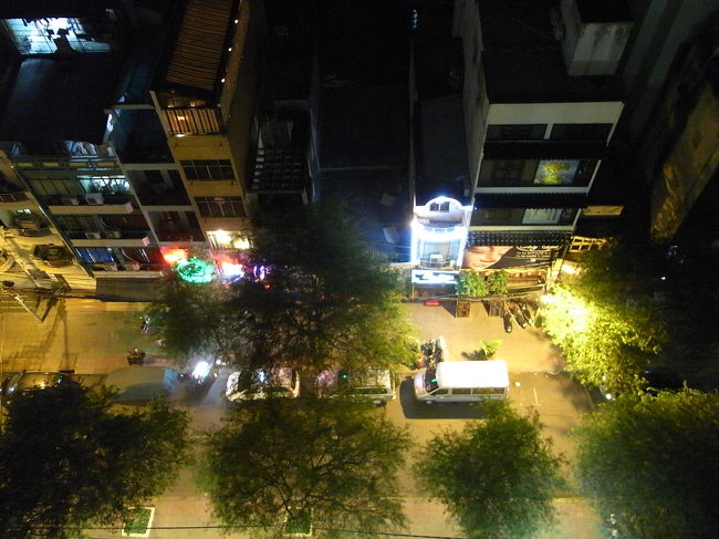 窓の真下が正面エントランスです。<br />