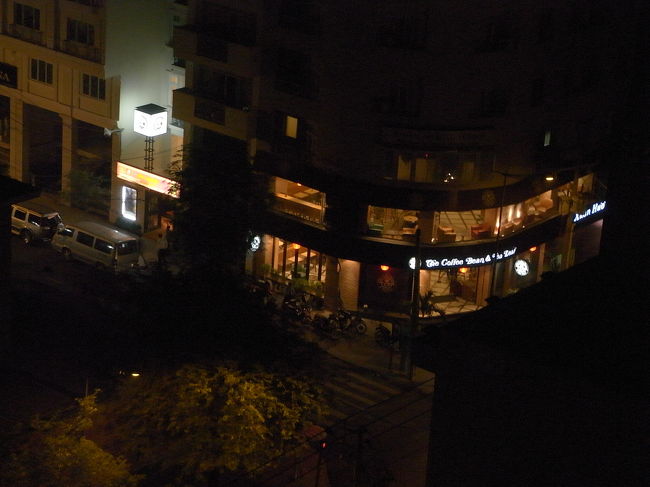 雰囲気の良さそうなカフェ。<br />色んな店に、いっぱい行きたい♪<br /><br />②　「ドンコイ周辺を満喫」へ続く～<br />http://4travel.jp/traveler/hiyotomo/album/10501261/