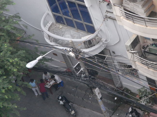 朝ごはんはやっぱりお外でね。<br />良い風吹いてるからね。