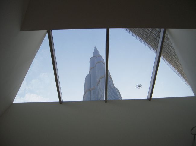 天窓が。<br />どきどき。<br />エレベーターへ向かいます。<br />このエレベーターってそういえば以前途中停止して閉じ込められたとニュースになってましたね。。怖い。<br />