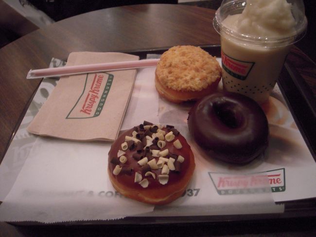 メニューも日本とは違いました。<br />欲張って3つも食べたら、胃もたれが凄いことに・・・