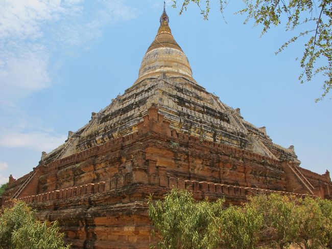 夕日スポット<br /><br />みんなここに登って夕日を待ちます。