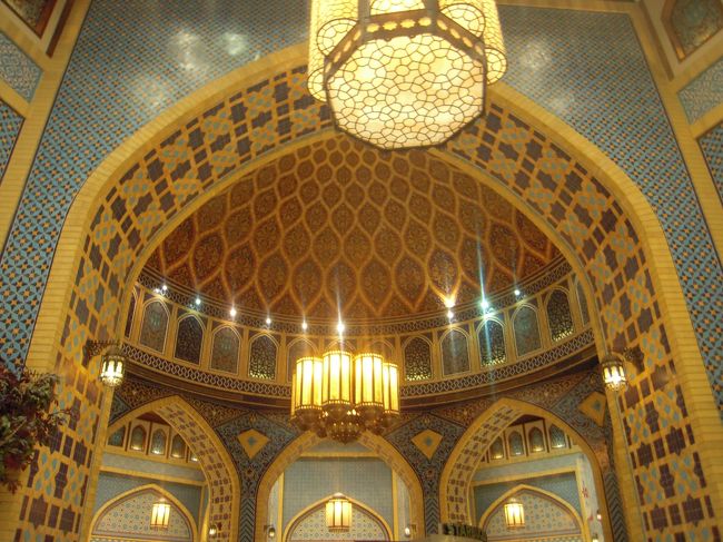 ペルシャかな。<br />このしたにはスタバが。