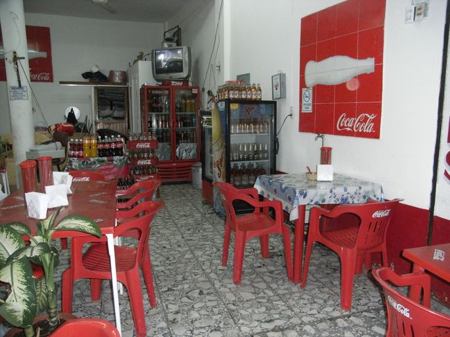 深夜12時前にベラクルスに到着。バスターミナル付近の食堂に入った。