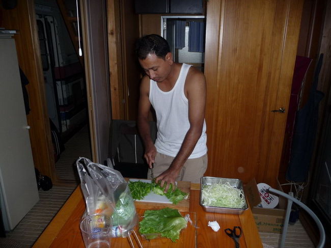 ルーペスはサラダを作ってくれました・・・