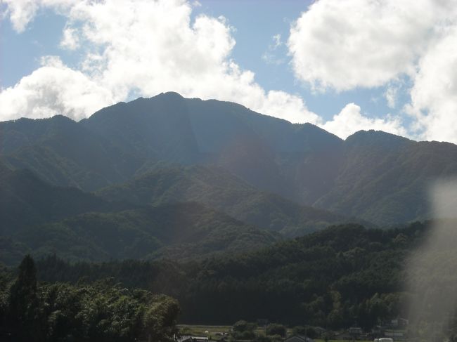 <br />帰り道、午後３時過ぎですがまだ太陽は強い日差しです。