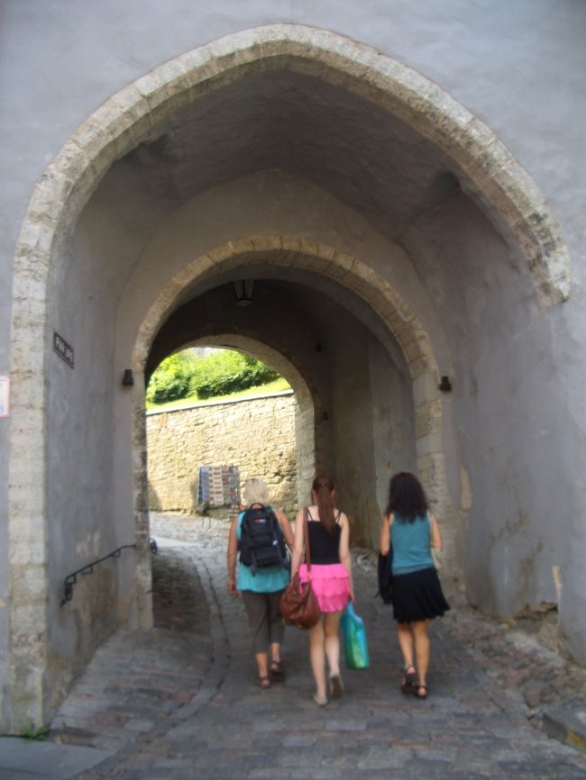 Pikk jalg通り。ここから長い坂。