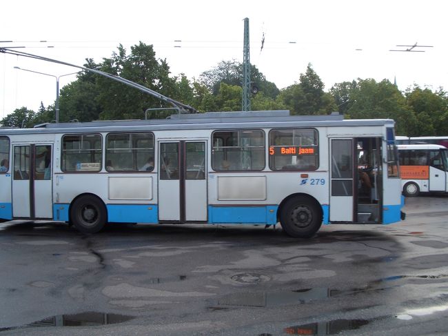 ﾊﾞｽなのか？ﾄﾗﾑなのか？！