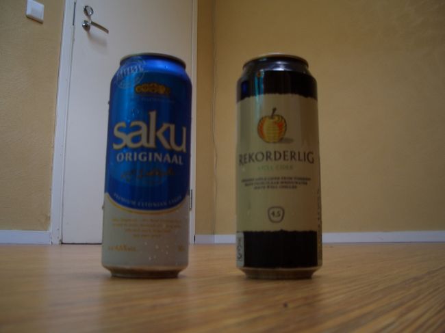 折角だから、酒屋で「サク」っていう地ビール買って晩酌。その隣りのはｽｳｪｰﾃﾞﾝのお酒ですが・・。