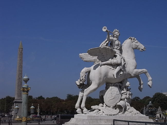 自分で油絵を描くようになってからですから<br />高校生の頃からですね、<br />モネの絵が気になりだしたのは。