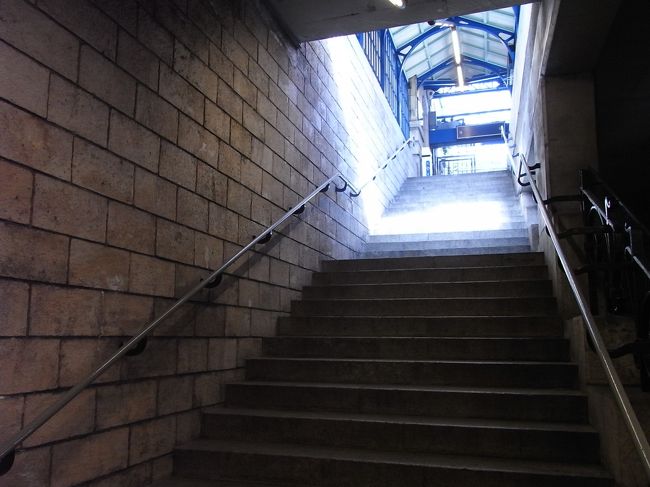 暗い地下から明るい外に出る瞬間は<br />わくわくしますね！