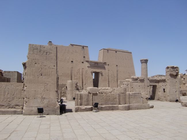 ホルス神殿。