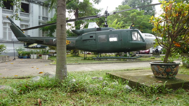 中には入らなかったけど、統一教会内に、ヘリコプターと軍用機が展示してありました。<br />またじっくり見てみたい。