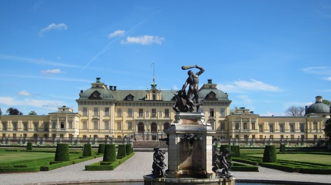 お庭側からの写真。<br />とにかくお庭が広くてキレイ。