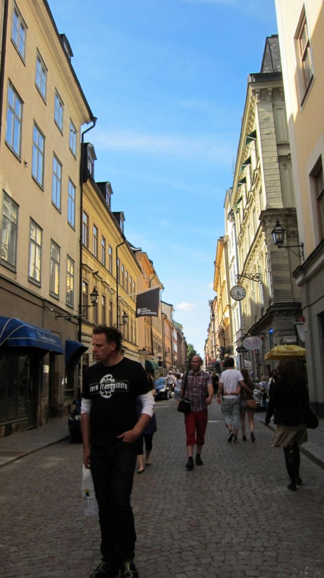 宮殿をあとにして、電車に乗ってガムラスタンへ。<br />