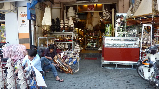 帆船の模型を沢山売っているお店。