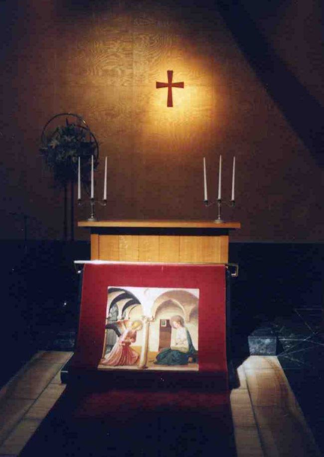 なばなの里には教会があったり、