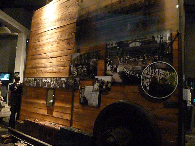 ゲットーの地図と共に、当時の写真が。