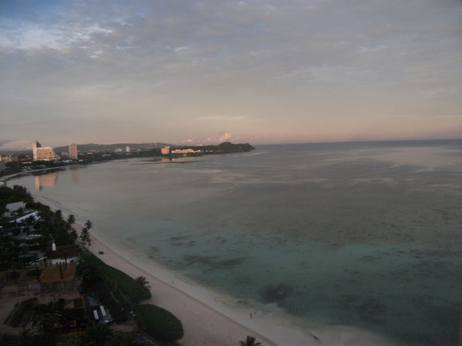 朝焼けがきれいでした。（ホテル部屋から撮影）