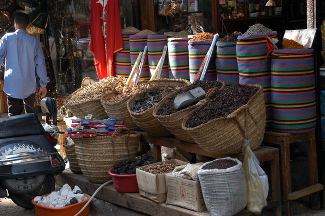 マーケットでは、スパイスがたくさん売られていました。