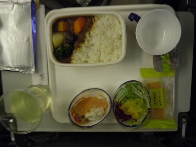 こちらは母上のカレー。<br /><br />カレーのほうが美味しかった気がする。<br />なんとかっていうお店をしらないから期待しなかった分評価があまめ。<br /><br />笑。