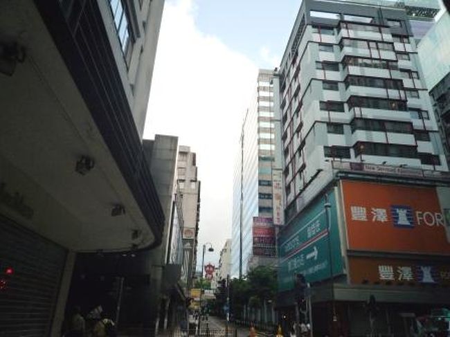 朝の尖沙咀は静かだな…