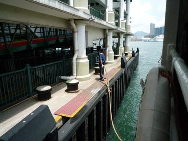 働いてるおっちゃんの制服がかわいい！<br />セーラーだよ。