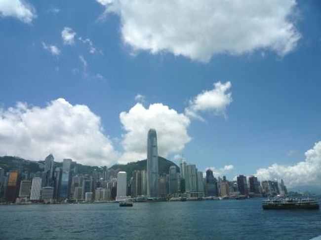 プロムナードから見た香港島。<br /><br />ザ！香港！って感じ。