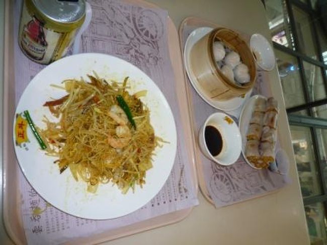 でも結局、ビーフン＆海老餃子＆揚げパン＆ビール！<br /><br />そんなにこってりな物食べてないんだけどな、、<br />何でか段々中華が飽きてきちゃった…<br />ジャンキーなバーガーキングとかも良かったかも（笑）