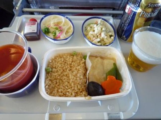 機内食について外国人ＣＡさんとのやり取り。<br /><br />ＣＡ：麻婆豆腐と白身の魚とどちらがいい？<br />私達：麻婆豆腐！！<br />ＣＡ：麻婆豆腐は売り切れました！<br />私達：・・・<br /><br />だったら、聞くなー！！！って思わず突っ込んだ（笑）<br />この場面の日本語はそんなに難しくないでしょう…（苦笑）<br />この後、ベテランＣＡさんにちゃんとフォローしていただきました（笑）