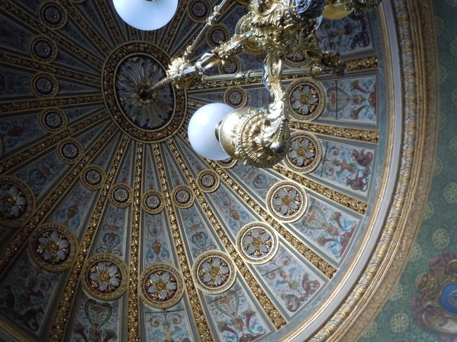 この天井もいい！<br /><br />ドーム型の天井って少なかったかも。<br />（あんまり撮ってないから）