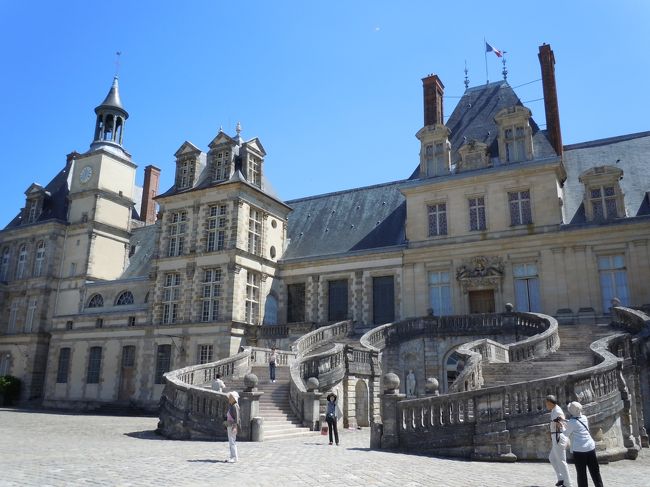 建物から外へ続く階段っていうのも憧れる。