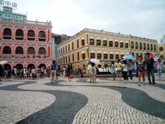 世界遺産⑧　『セドナ広場』<br /><br />ポルトガル風の石畳とパステルカラーの建築物が美しい小さな広場。