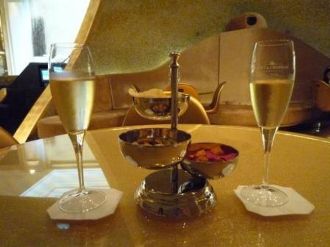 ラグジュアリーにクイッと一杯！<br />冷え冷えシュワシュワでおいしぃ〜！！！