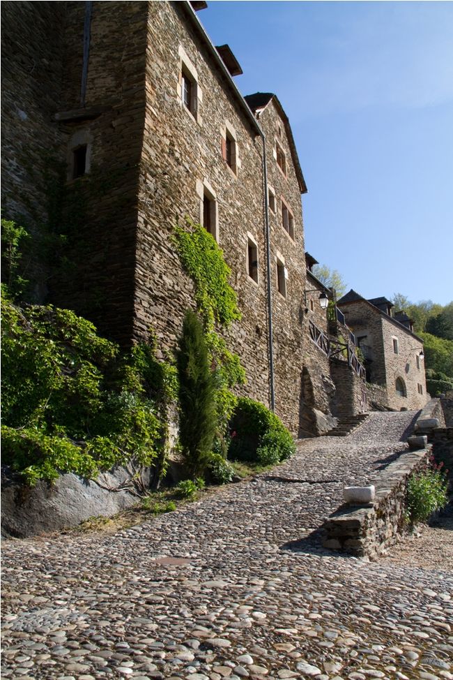 村の家々についても、きっと幾度もの修復をへて現在に至ると思うのですが、何１００年も同じような形で修復され続けてきたんでしょうね。