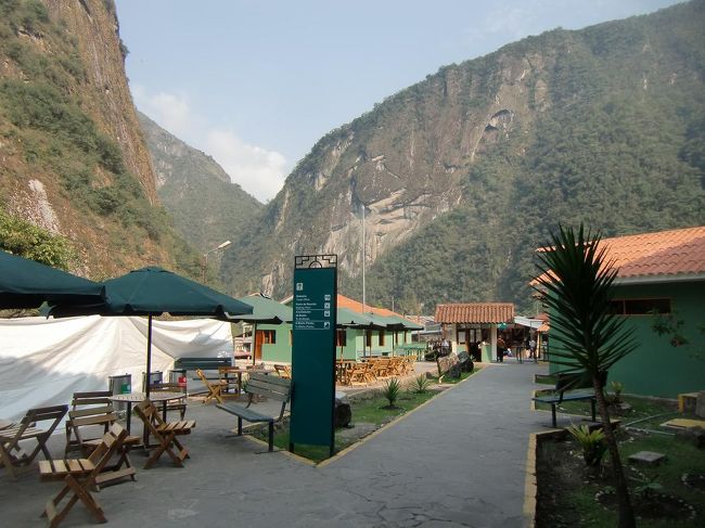 巧妙に隠されたマチュピチュ遺跡がスペイン人の侵略から免れたように、西洋人の目にふれない謎の道があった。クスコとインカの秘密基地をつないだビルカバンバの山道だ。現在、その一部が「インカ道トレッキング・コース」になっている。写真：マチュピチュ駅