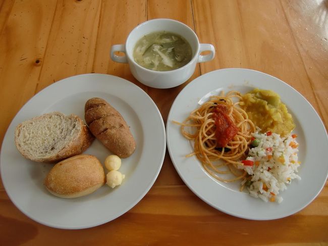 お次は、スープ、パン、パスタ、チャーハン‥‥。これもGood.