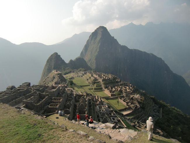 ランチの後、再び遺跡観光（ガイドなしの自由観光）に出かける。16世紀半ば、インカの人々は高度な文明が栄えたマチュピチュを捨て、更に奥地へと移動してしまった。その理由は分からない。