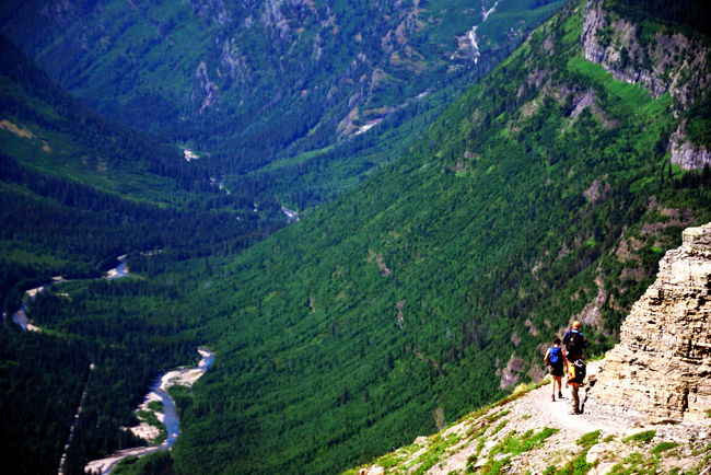 11:40 直ぐ下には朝来たMcDonald湖に繋がる谷が見えます
