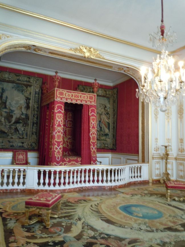 こっちはなんだったか・・・<br /><br />ベッドせまい。<br /><br />壁にタペストリーがおおいのは防寒対策らしい。