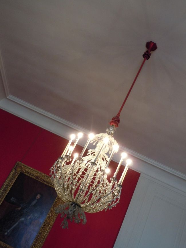 もうひとつシャンデリア。