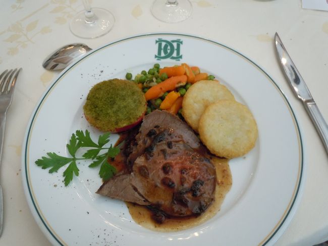 肉。<br /><br />牛だったっけ？<br />ちょい硬かったけど完食。