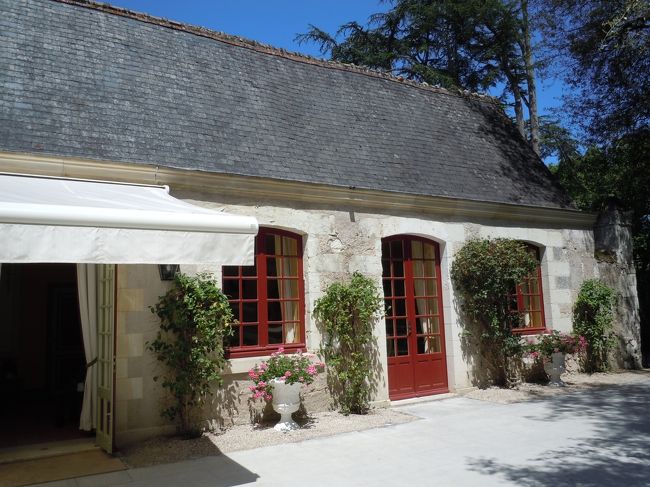 オランジュリー到着。<br /><br />もうシュノンソー城の領地内のはず。