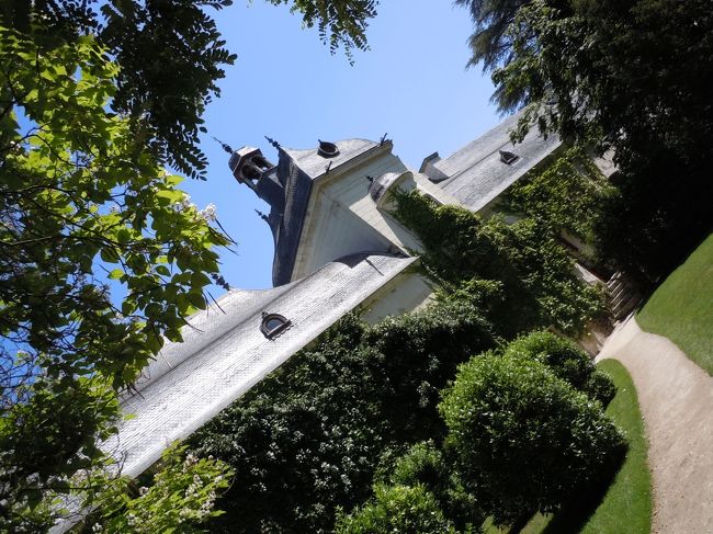 レストランのすぐそこにあった建物。