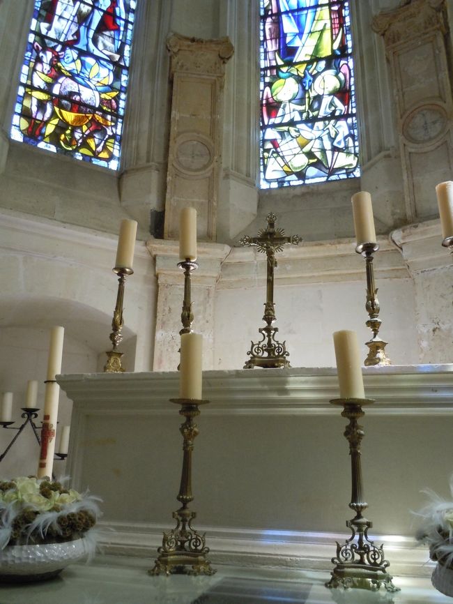 ちいさくて静かにひとりお祈り出来そうなサイズ。