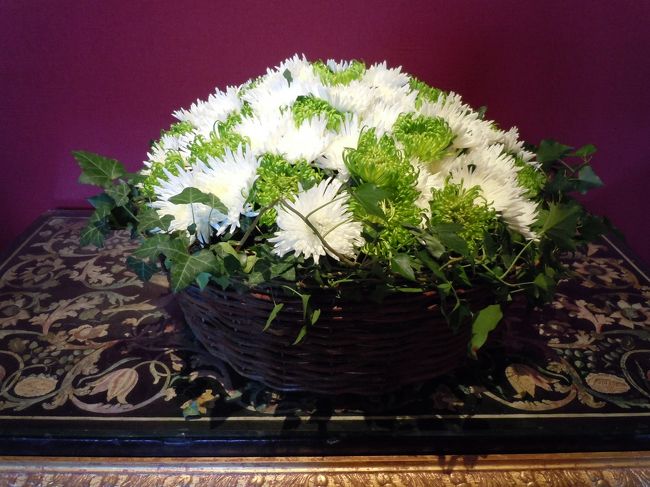 シュノンソー城内には至るところに<br />お花のアレンジメントが。