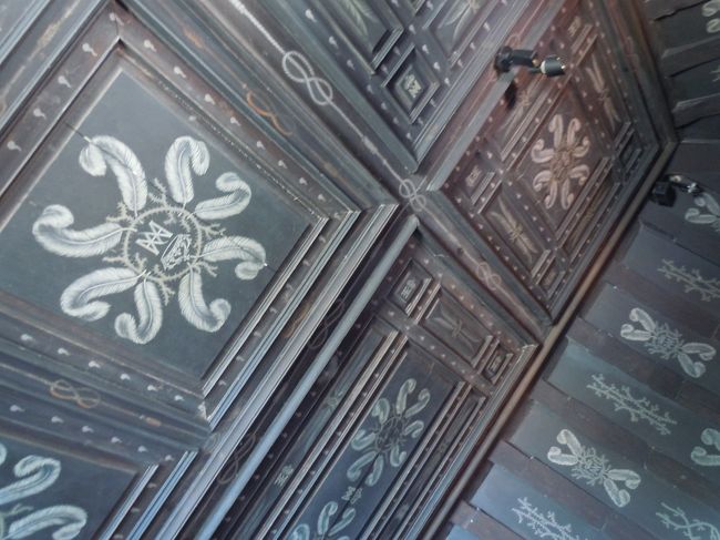 ルイーズ･ド･ロレーヌは<br />夫のアンリ3世が暗殺されて以来、<br />この部屋を作って過ごしたらしい・・・