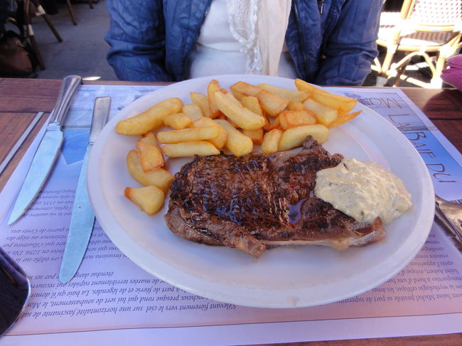 １６：００まで腹持ちする様にビィーフステ−キを注文、これもイケる。