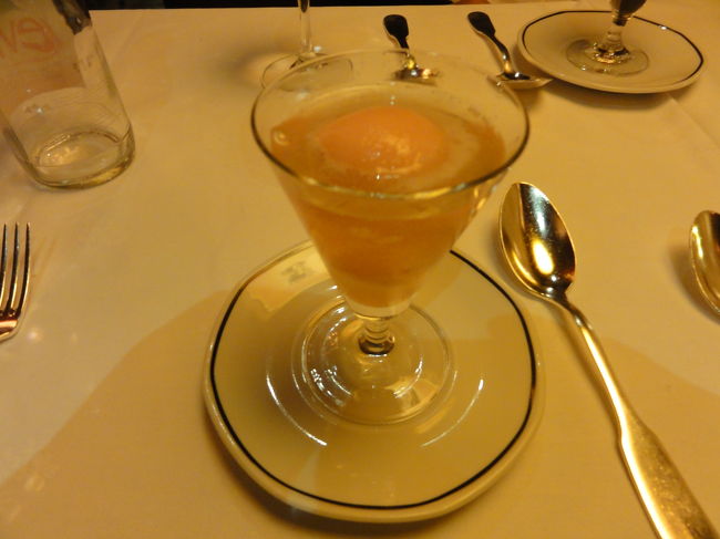 シャンパンのアイスクリーム入り